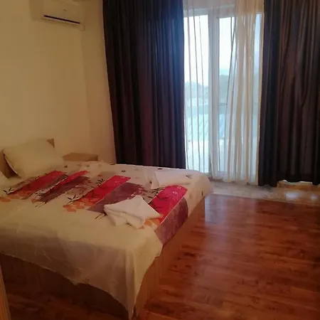Deval House Tarfa,Lozenez Guest house